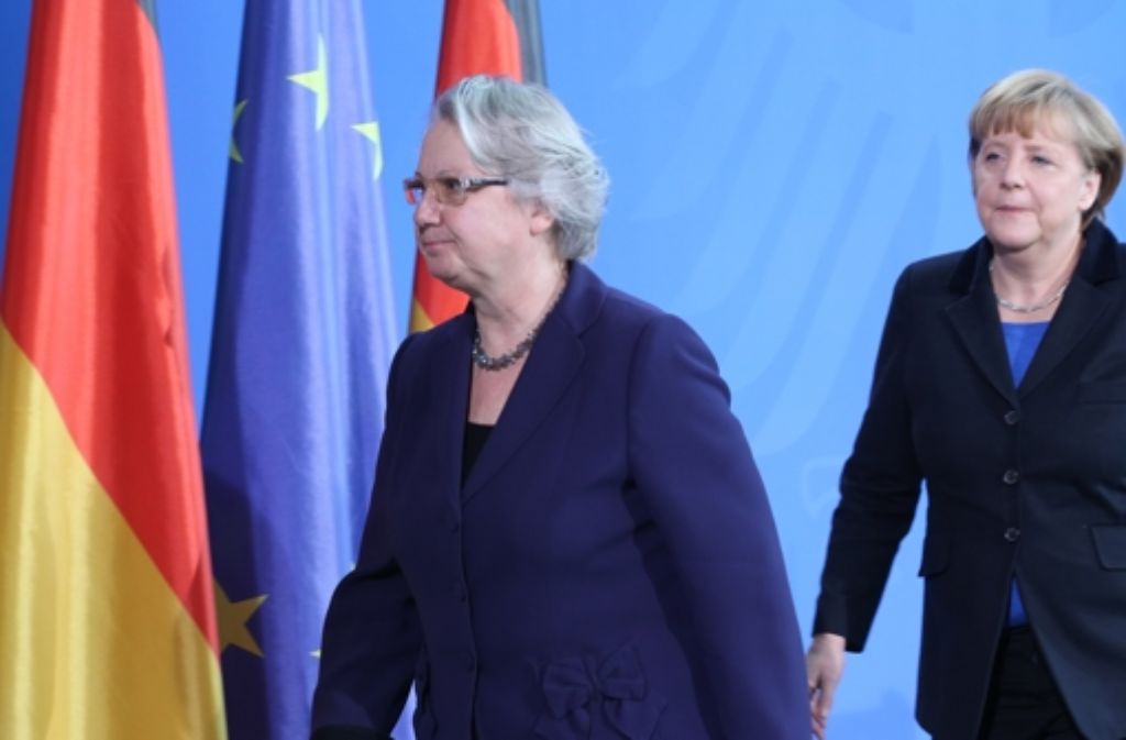 Annette Schavan nach ihrer Rücktrittserklärung zusammen mit Bundeskanzlerin Angela Merkel.