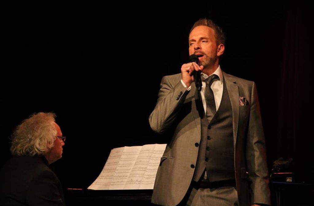 Kevin Tarte am Mittwochabend beim stürmisch bejubelten Auftritt mit seinem Solo-Programm in Stuttgarter Renitenz-Theater.