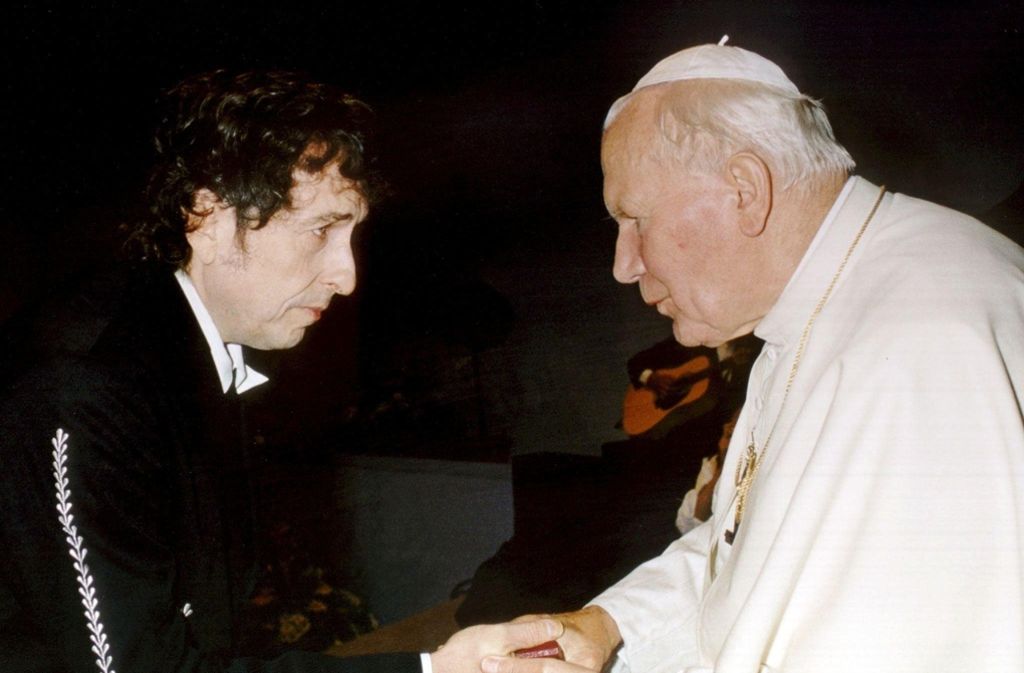 Der Papst und der Popstar: Bob Dylan mit Johannes Paul II. bei einem Treffen 1997 in Bologna.