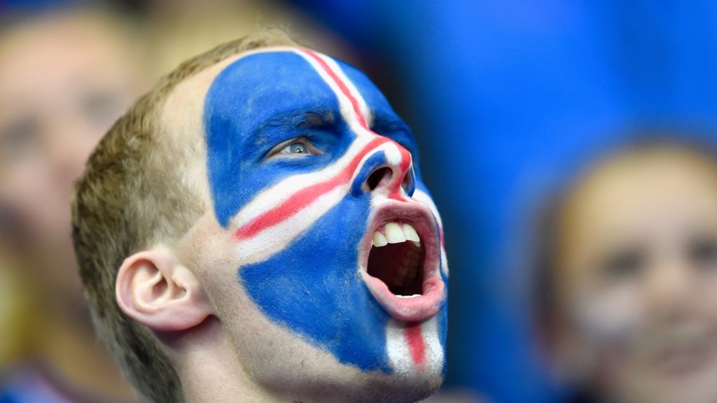 Gegen Frankreich bei der Fußball-EM: Wie England-Fans als Isländer durchgehen können