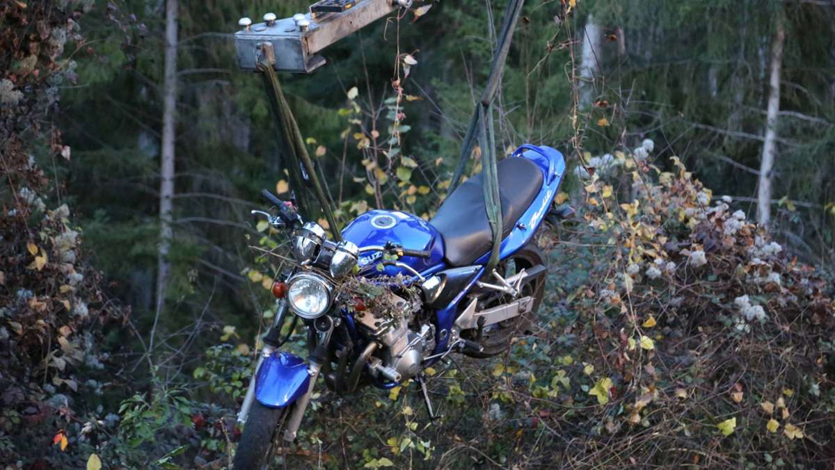 Motorradunfall in Göppingen: Erste Fahrt mit Sozius endet mit Unfall – zwei Verletzte