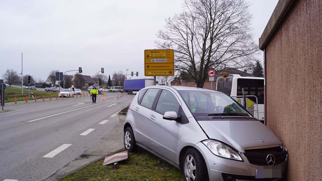 Kreuzung in Neckargröningen: Zwei Unfälle binnen weniger Stunden