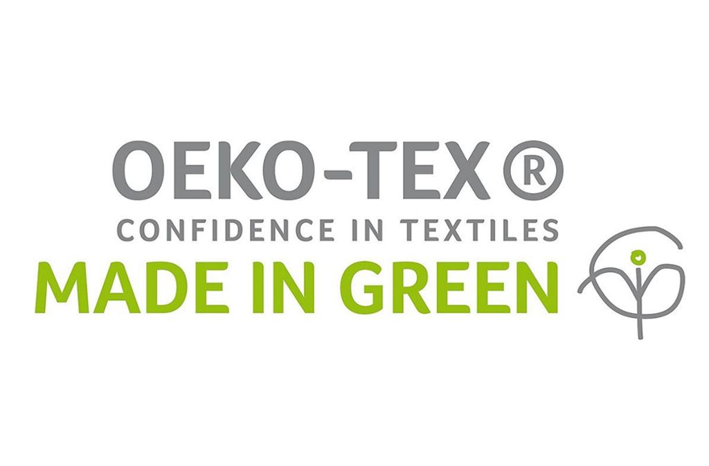 Das Siegel „Made in Green“ von Oeko-Tex garantiert, dass das Textilprodukt auf Schadstoffe getestet wurde. Zudem wird garantiert, dass der Artikel mit nachhaltigen Prozessen unter umweltfreundlichen und sozial verträglichen Arbeitsbedingungen hergestellt wurde. Mittels einer Nummer auf dem Produkt können die Käuferinnen und Käufer außerdem nachvollziehen, wo und wie der Artikel hergestellt wurde. Für die Zertifizierung hat Oeko-Tex eigene Standards, beispielsweise sind bestimme Stoffe wie Nickel nicht erlaubt.