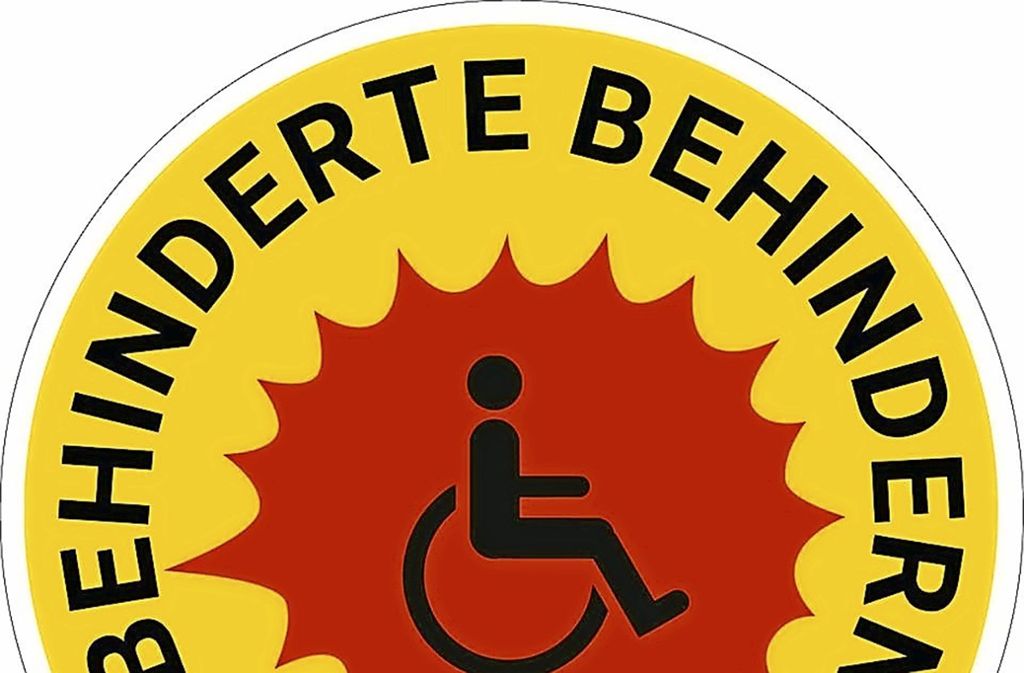 Der Sohn Benjamin Schief hat einen Aufkleber gemacht. Aufschrift: „Behinderte behindern – nein danke!“