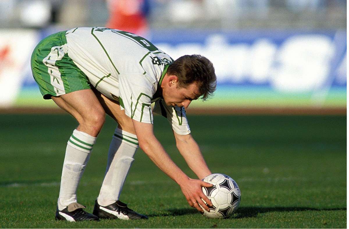 Mario Basler spielte von 1996 bis 1999 für die Münchner. Auch er kam aus Bremen. 1999 war für ihn nach einer nächtlichen Rauferei in der Reha in Donaustauf beim Rekordmeister Schluss.