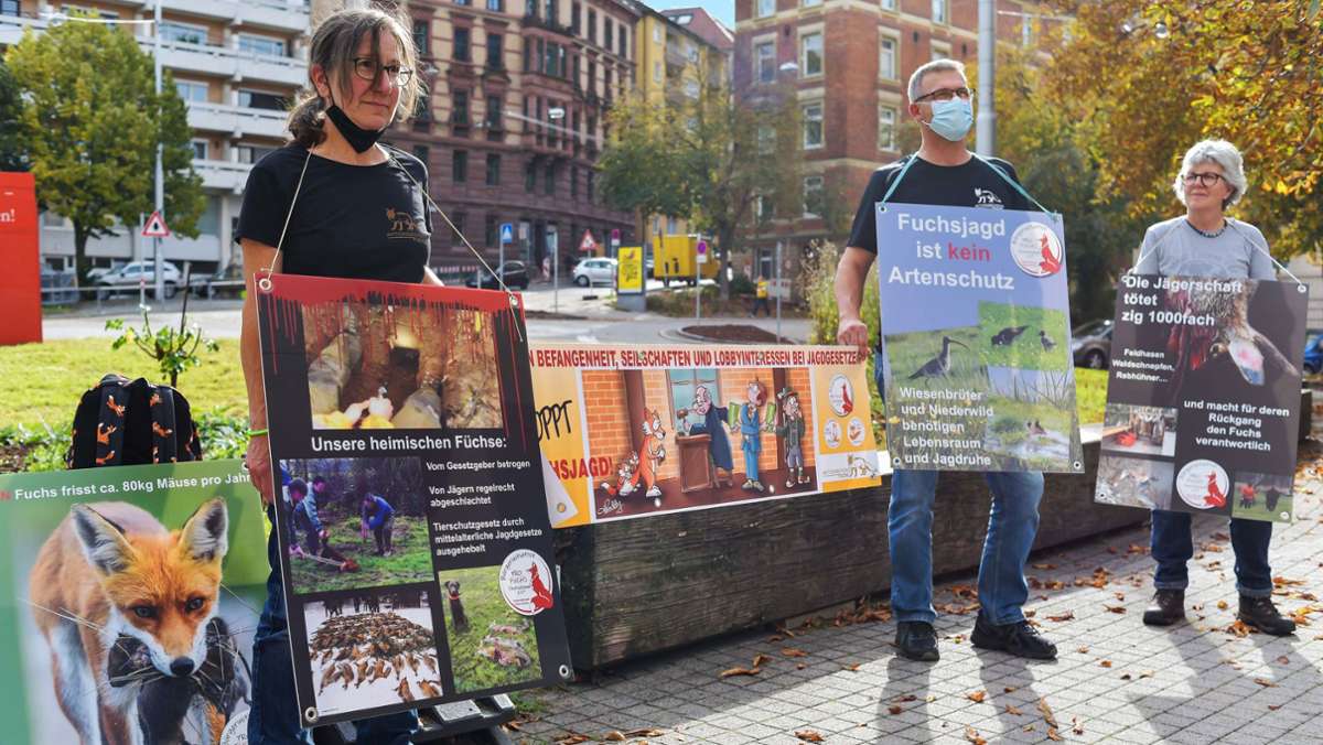 Protest vor Ministerium in Stuttgart: Tierschützer sind sauer auf die Grünen
