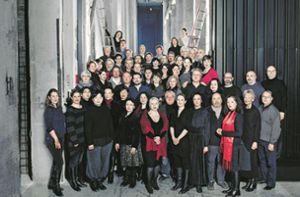 Eine Klasse für sich: der Chor der Staatsoper Foto: Staatsoper Stuttgart/Matthias Baus