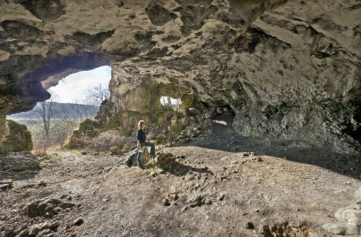 Die Bocksteinhöhle bei Öllingen – hier hat schon der Neandertaler Spuren hinterlassen. Foto: Helmut Schlaiß Langenau
