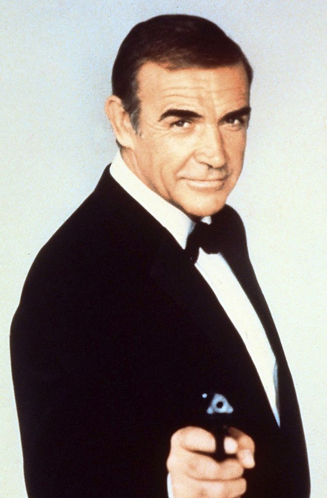 Wie bereits angekündigt, war Pierce Brosnan nicht der einzige Bond-Darsteller, der ausgezeichnet wurde. 1989 wurde Sean Connery im Alter von 59 Jahren die Ehre zuteil. Damit ist er der bisher älteste Sexiest Man Alive.