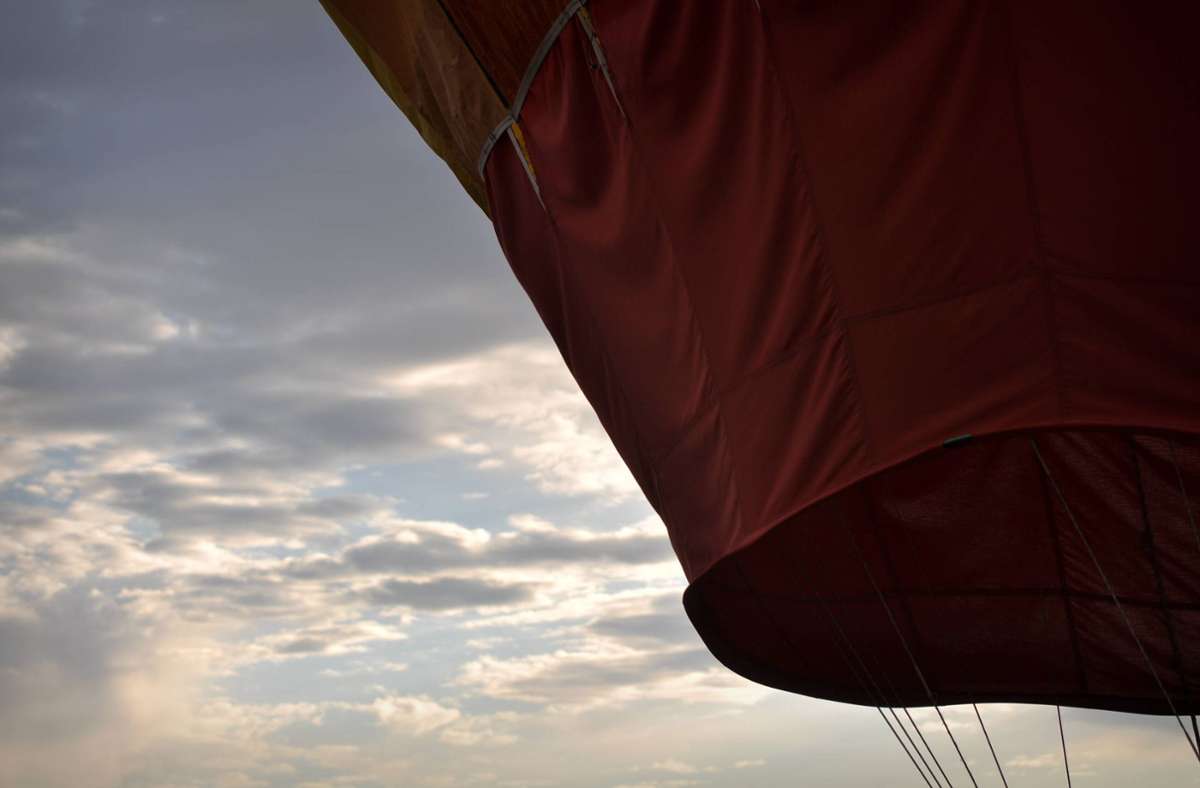 Der Heißluftballon musste notlanden (Symbolbild). Foto: IMAGO/YAY Images/IMAGO/bbourdages