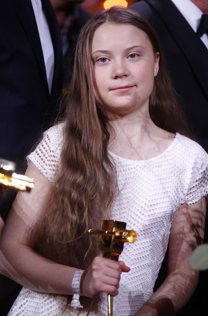 Mit dem moralischen Ton, den die junge Schwedin anschlägt, trifft sie einen Nerv. Sie ist auch für den Friedensnobelpreis nominiert. In Schweden ist sie 2018 zur Frau des Jahres gewählt worden, die „New York Times“ zählt sie zu den 25 wichtigsten Teenagern der Welt.