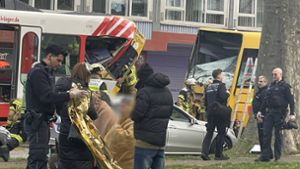 Unfall in Stuttgart-Wangen: Zwei Stadtbahnen kollidieren – mehrere Verletzte