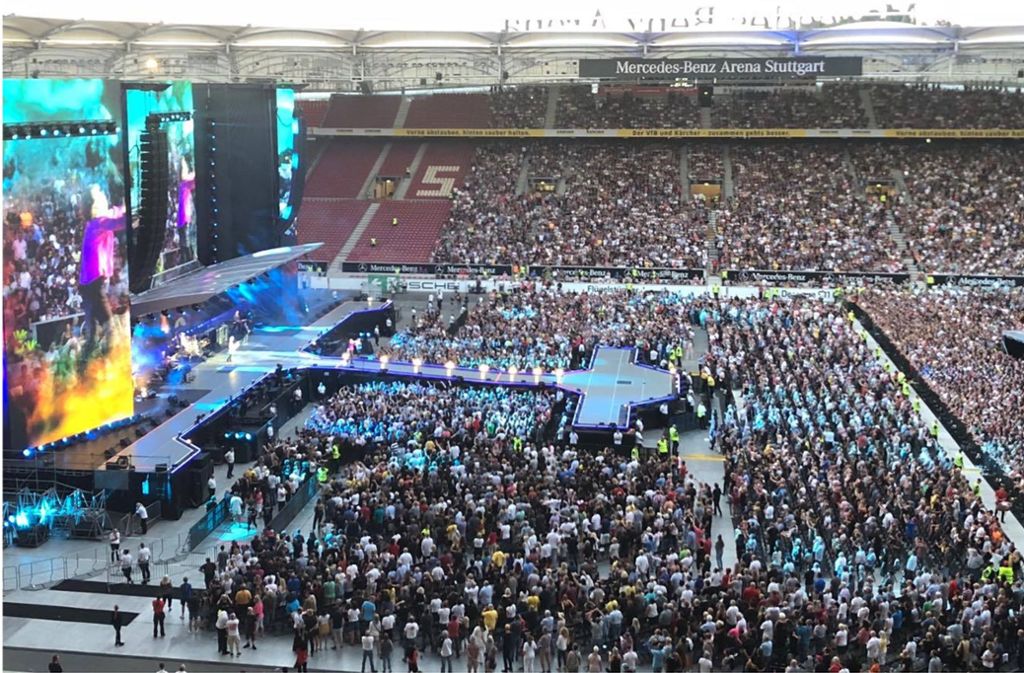 Ausverkauft war die Mercedes-Benz-Arena: 43 000 feierten am Samstagabend die Rolling Stones. Foto: ubo