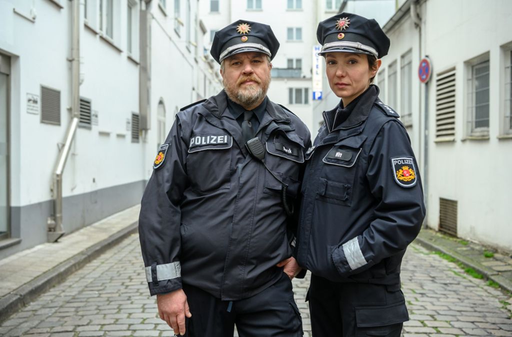 Maja Witt (Julia Koschitz) und Klaus Burck (Aljoscha Stadelmann) sind langjährige Kollegen und Freunde.