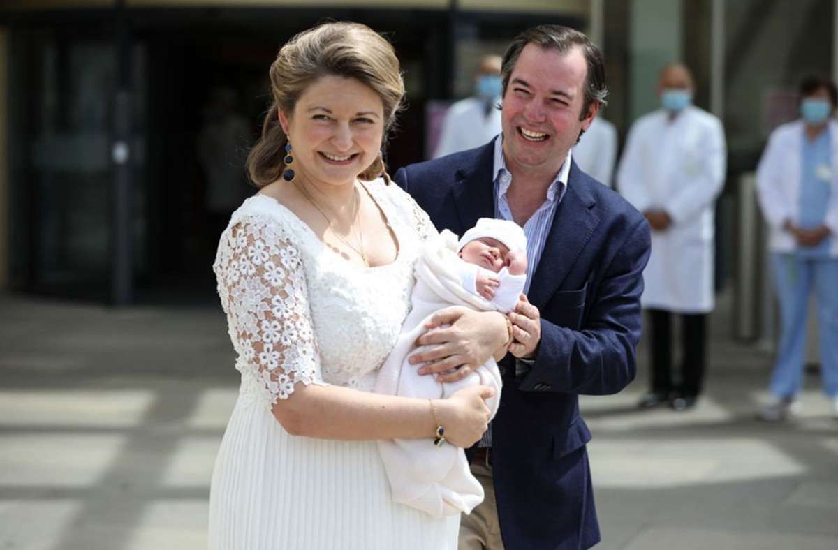 Mai: Lange mussten die Luxemburger auf dieses Baby warten – am 10. Mai kommt in dem Zwergstaat der kleine Prinz Charles zur Welt. Der erste Sohn von Erbgroßherzogin Stéphanie und Erbgroßherzog Guillaume wird mit 21 Salutschüssen begrüßt.