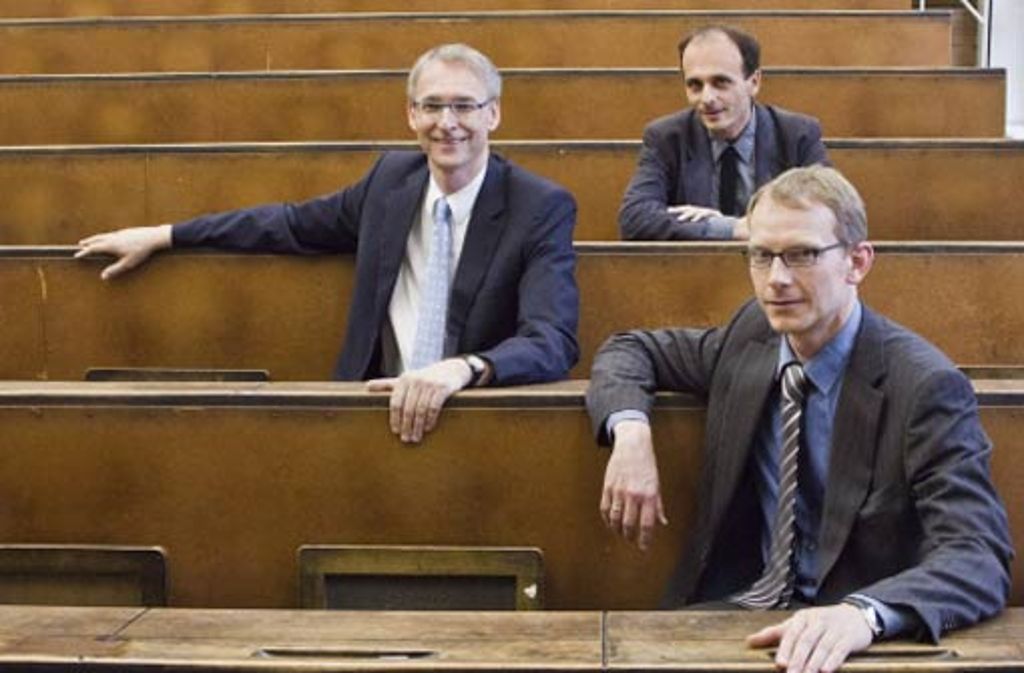 Karl Leo, Martin Pfeiffer und Jan Blochwitz-Nimoth aus Dresden (von links) arbeiten daran, mehr Licht und Energie aus hauchdünnen Molekülschichten zu gewinnen.