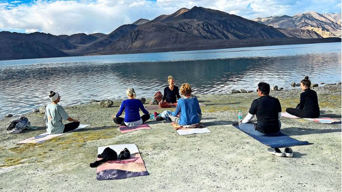 Fellbacher auf Yogareise in Indien: Wie Selbstfindung im Himalayagebirge gelingen kann