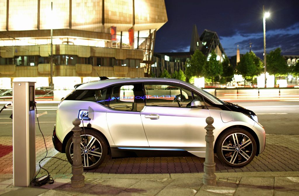 Der BMW i3: Der Ludwigsburger Baubürgermeister Michael Ilk fährt so ein Elektorauto.