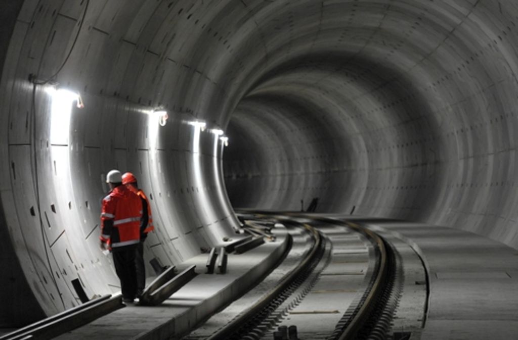 Das Leipziger S-Bahn-Netz sollte ausgebaut werden und so begannen im Jahr 2003 die Bauarbeiten zum City-Tunnel. Die 1,5 Kilometer lange Röhre soll das Zentrum der Stadt vom Bayerischen Bahnhof bis zum Hauptbahnhof unterqueren.