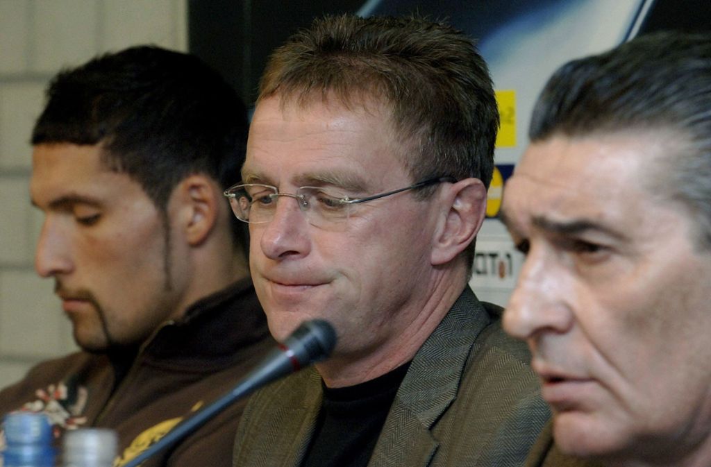 Kevin Kuranyi (links) lief unter Rudi Assauer (rechts) für den FC Schalke 04 auf. Ex-VfB-Coach Ralf stand in den Jahren 2004-2005 bei den Königsblauen an der Seitenlinie.