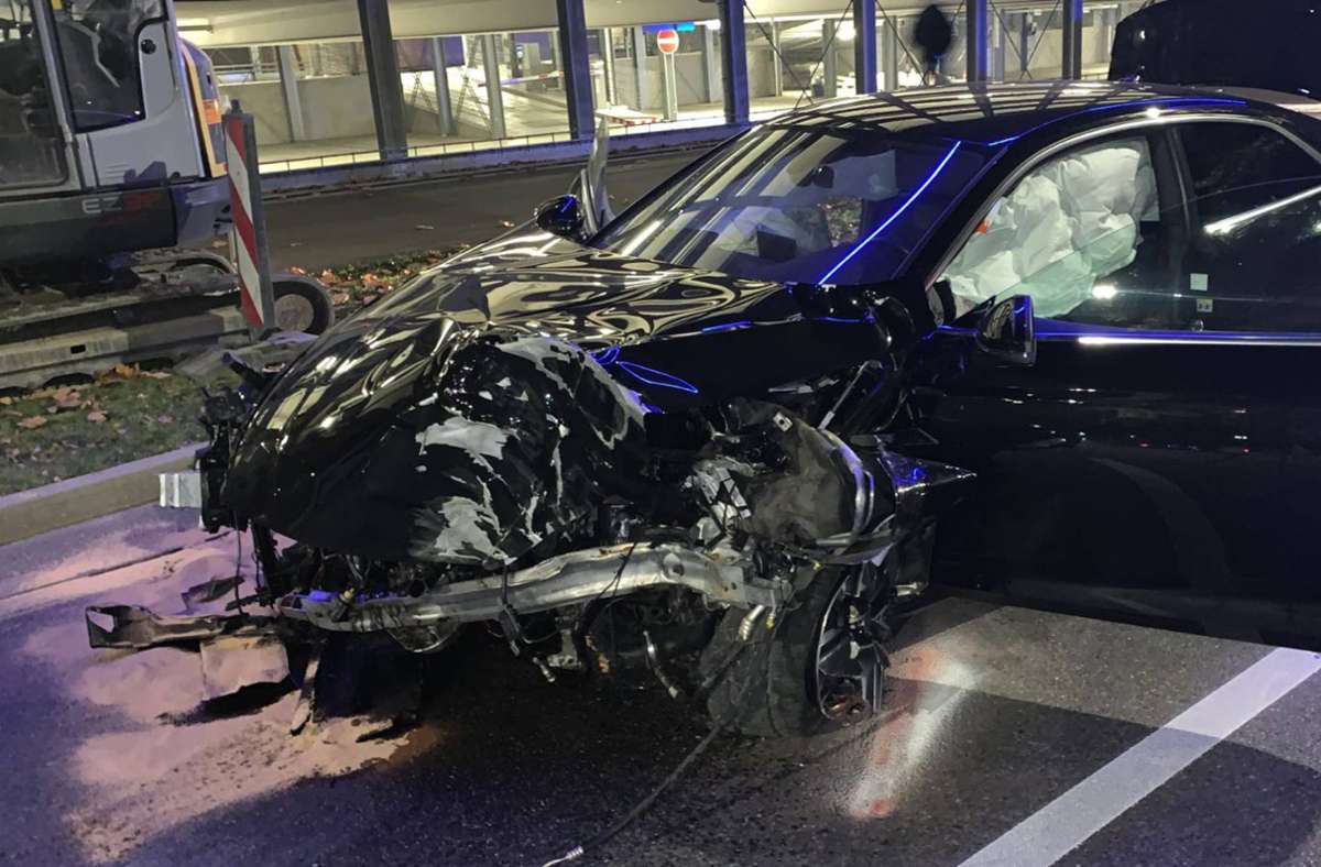 Bei einem mutmaßlichen Autorennen sind in Heilbronn in der Nacht zum Montag zwei Frauen verletzt worden. Foto: 7aktuell.de/Daniel Walter