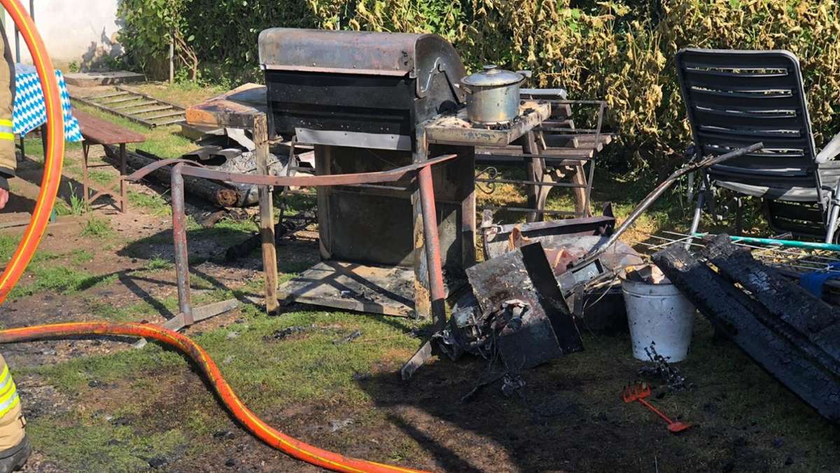 Brand in Böblingen: Gartenlaube fängt Feuer