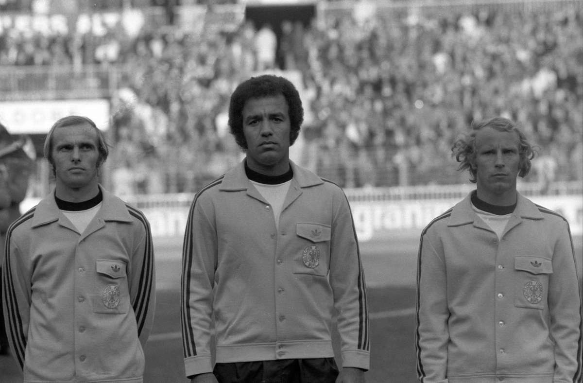 11.10.1975 von links: Erich Beer, Erwin Kostedde und Berti Vogtsbei der EM Qualifikation 1975.