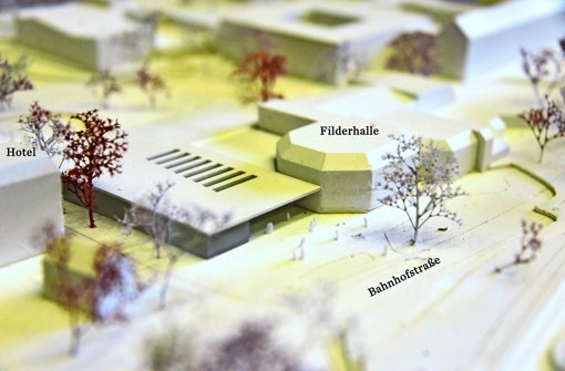 Das Büro h4a Gessert + Randecker aus Stuttgart setzt auf rechteckige Formen und eine gläserne Fassade am Anbau. Foto: Norbert J. Leven