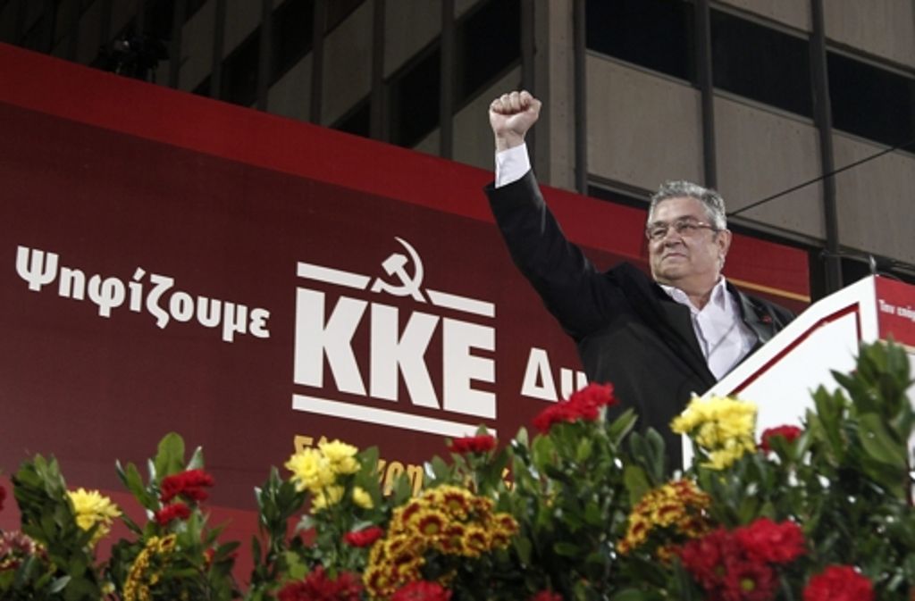 Mit 15 Sitzen ist auch die kommunistische Partei KKE von Dimitris Koutsoumbas vertreten.