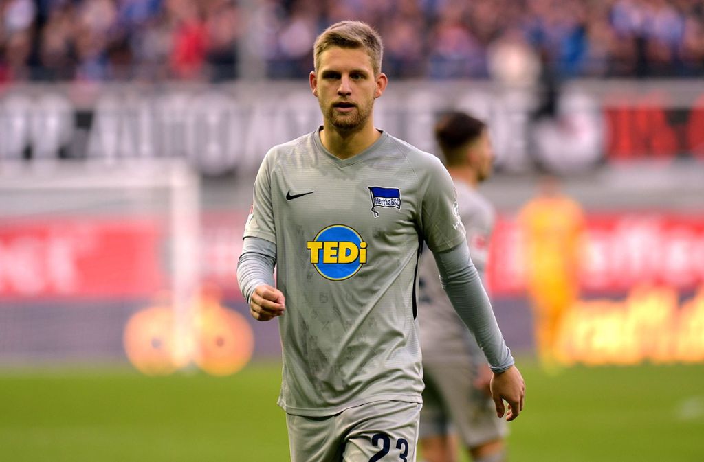 Mittelfeld: „Arne Maier, 21, oft verletzt, aber Mega-Talent, kann aber über mindestens 20 Mio einbringen in 2 bis 3 Jahren, aber nur, wenn es ein leistungsförderndes Umfeld bei Hertha gibt.“