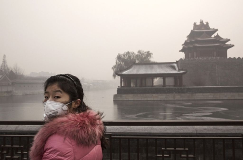 Teile der Verbotenen Stadt im Smog-Nebel.
