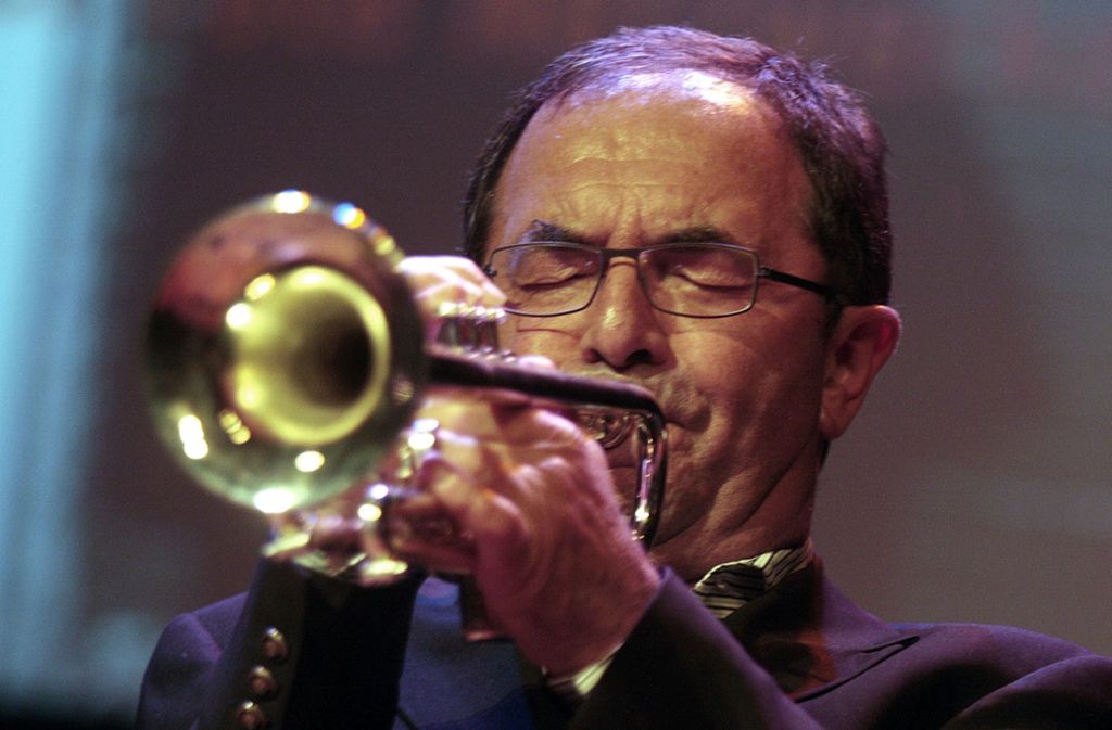 Staudt spielt Trompete, zeitweise trat er mit der Marble Oak Jazzband auf.