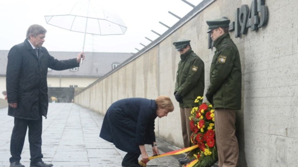 Bundeskanzlerin Angela Merkel (CDU) und Bayerns Ministerpräsident Horst Seehofer (CSU) erinnern am Sonntag im bayerischen Dachau an die Befreiung des dortigen Konzentrationslagers vor 70 Jahren. 