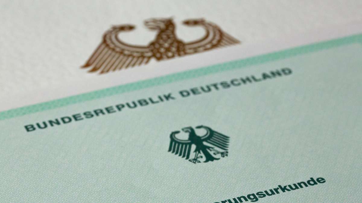 Staatsbürgerschaftsrecht: Kein deutscher Pass für Alleinerziehende?