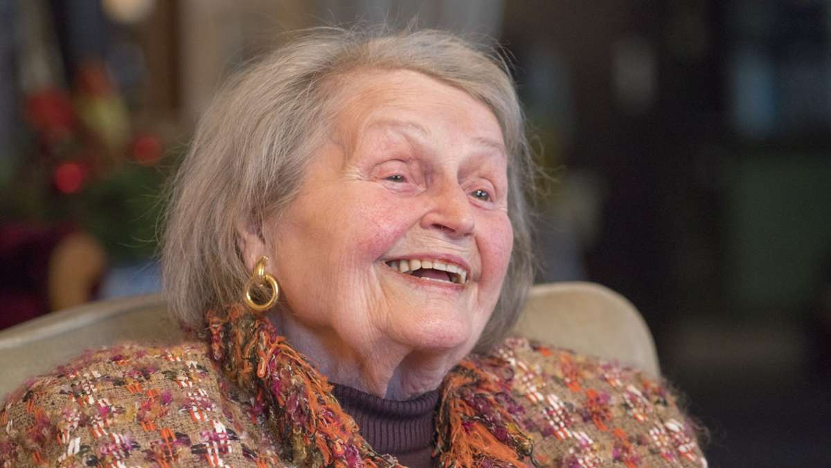  Herz, Humor und Bescheidenheit zeichneten sie aus: Mit 96 Jahren ist Trude Wulle gestorben. Das Schwabenland trauert um eine große Volksschauspielerin. Am Mittwoch ist sie im kleinen Kreis in Wildberg beigesetzt worden. 