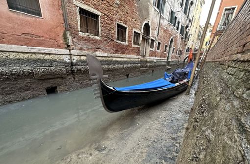 Venedig dürstet nach Wasser: Die Kanäle sind ausgetrocknet. Foto: dpa/Luigi Costantini