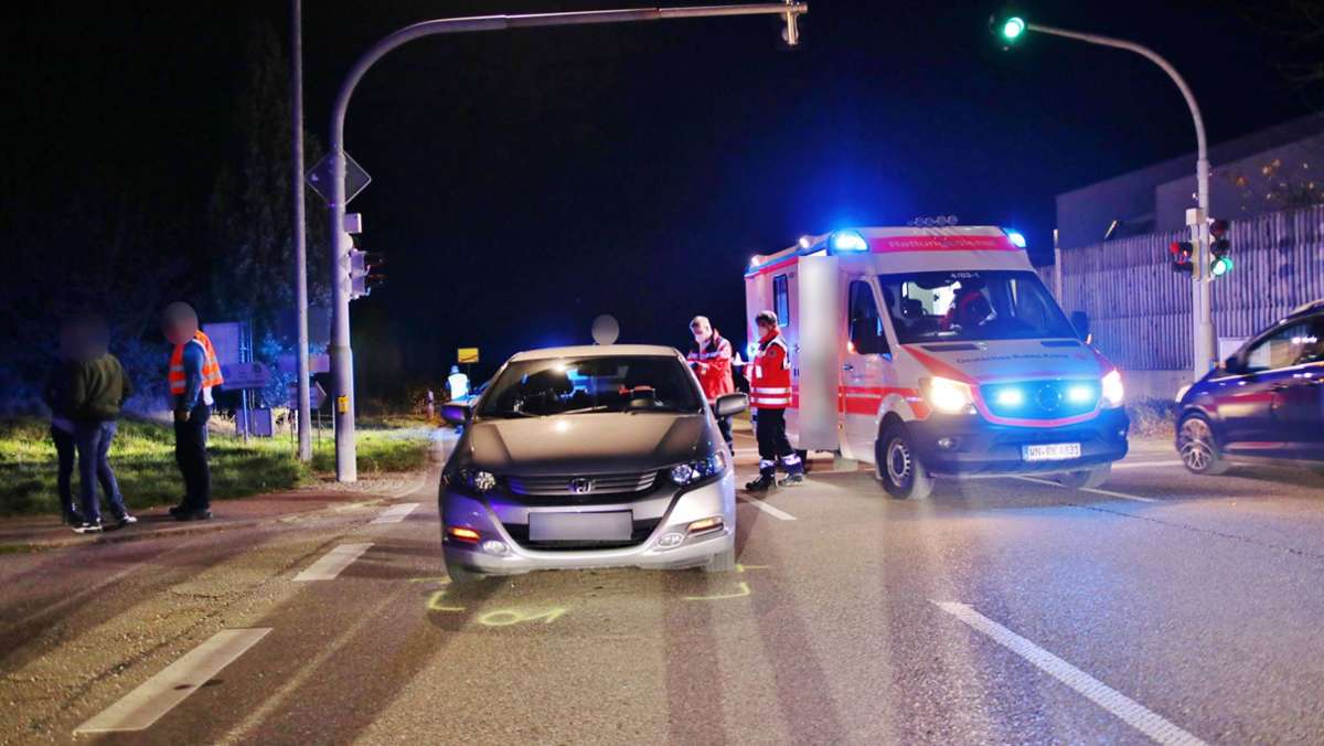 Unfall in Welzheim: Betrunkene Autofahrerin erfasst Fußgängerin – Mutter und Kind verletzt