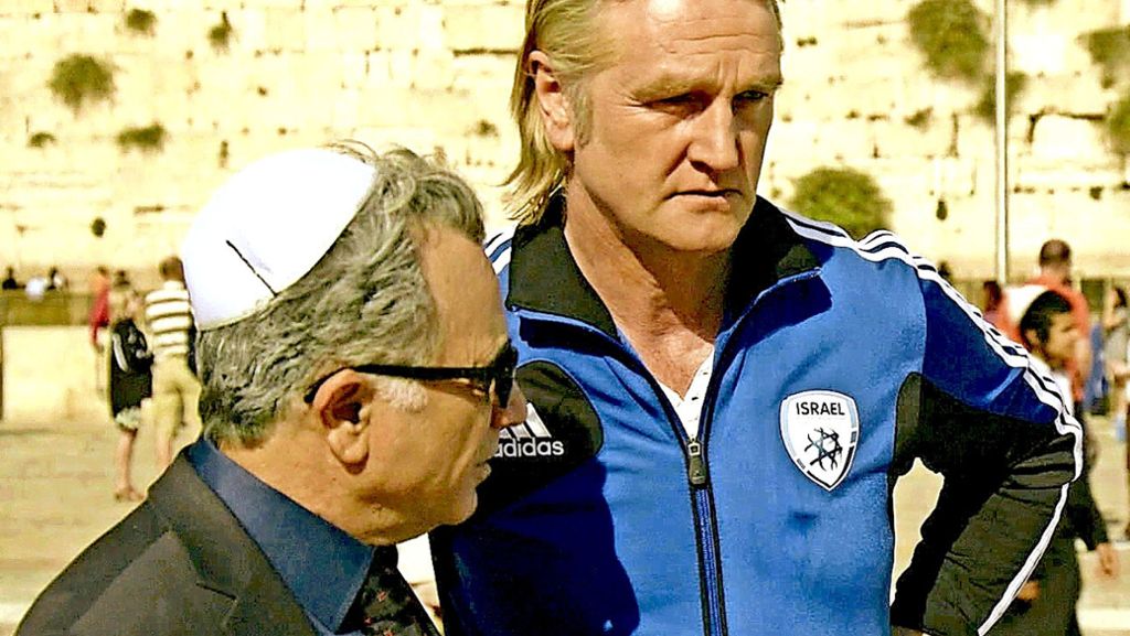  Endlich Frieden im Nahen Osten: In „Der 90-Minuten-Krieg“ soll ein Fußballspiel zwischen Palästinensernund Israelis entscheiden, wer bleiben darf. Das wird so lustig wie gallig – und ist für kurze Zeit in der ZDF-Mediathek abrufbar. 