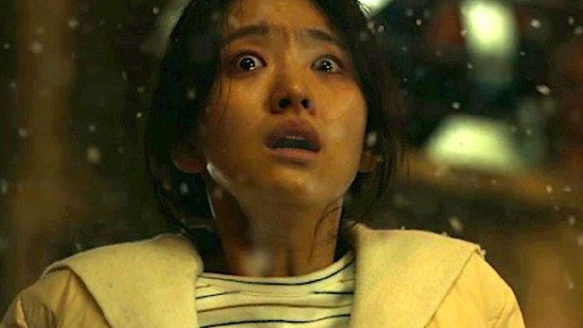  Nach „Squid Game“ feiert nun am 19. November eine neue koreanische Serie auf Netflix Premiere. „Train To Busan“-Macher Sang-Ho Yeon entführt Zuschauer in „Hellbound“ in die Unterwelt. Der offizielle Trailer zeigt: Es wird düster und brutal. 