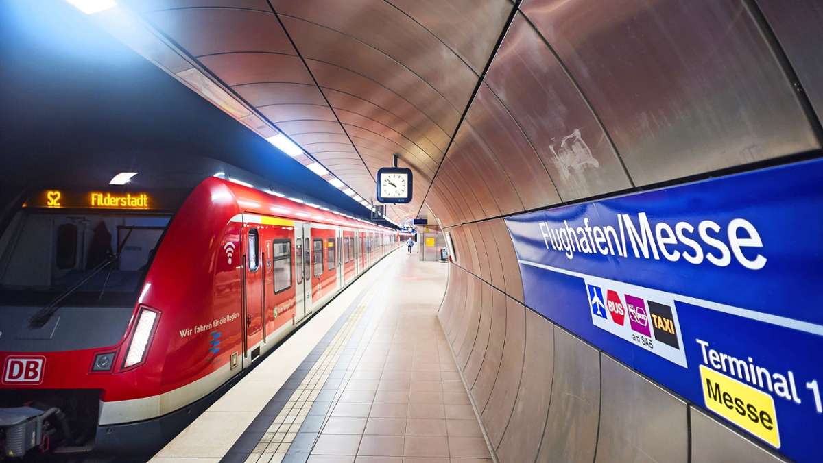  Geht es nach den Plänen der Bahn, wird während des Gäubahnanschlusses die S-Bahnlinie zwischen Bernhausen und Echterdingen für ein Jahr unterbrochen. Der Bahnkundenverband rechnet dann mit immensen Fahrzeitverlängerungen. 