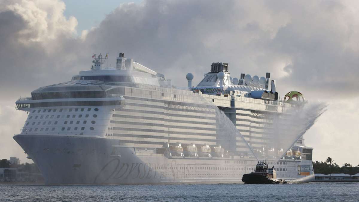  Die US-Gesundheitsbehörden überwachen die Lage auf dutzenden von Kreuzfahrtschiffen mit Corona-Infizierten an Bord. Mehr als 60 Schiffe stünden unter Beobachtung, meldete die Gesundheitsbehörde CDC. 