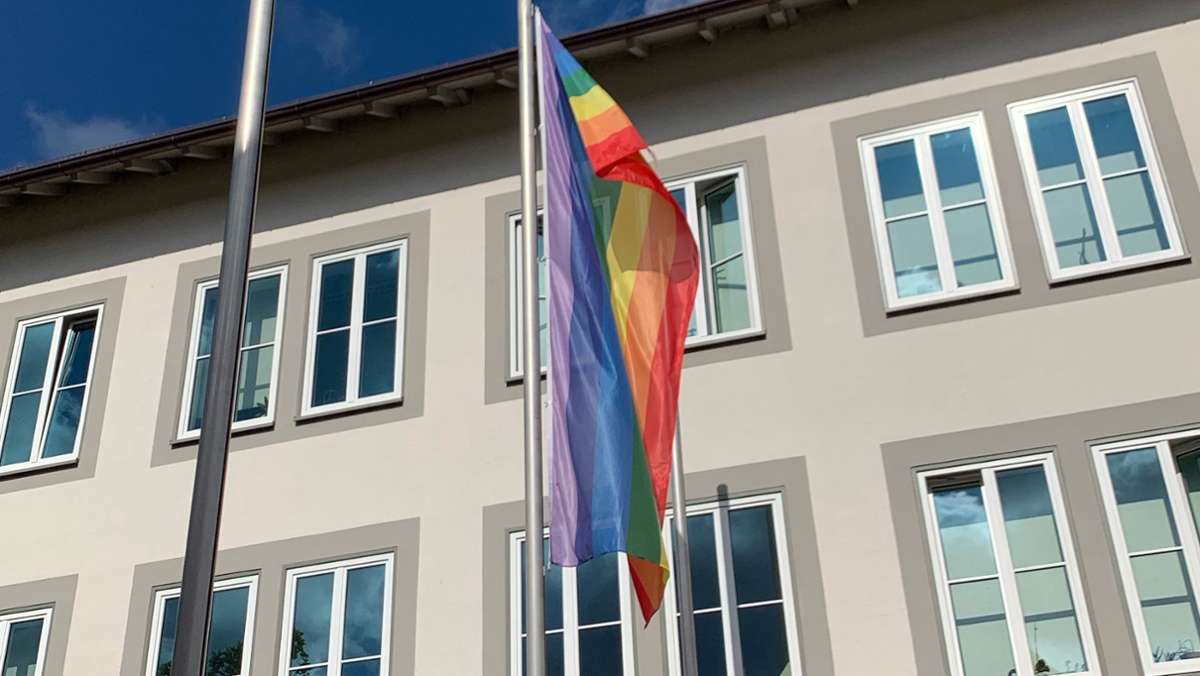 Am Tag des Ungarnspiels: Flagge zeigen im Zeichen des Regenbogens