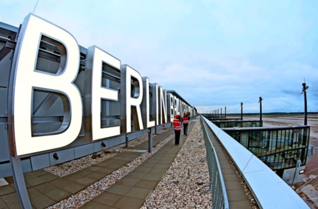 Der Schriftzug soll sogar leuchten, sonst läuft aber immer noch nichts auf dem neuen Berliner Großflughafen.