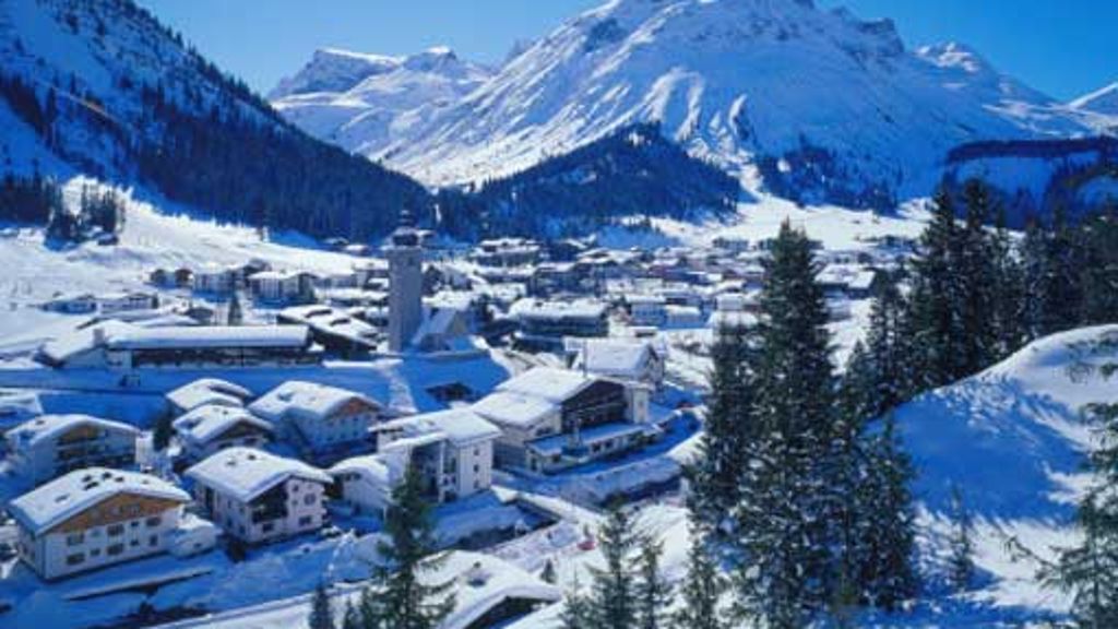 Skifahren mit Kulturprogramm: In Lech am Arlberg gibts neben Schwüngen echte Winter-Opern. 