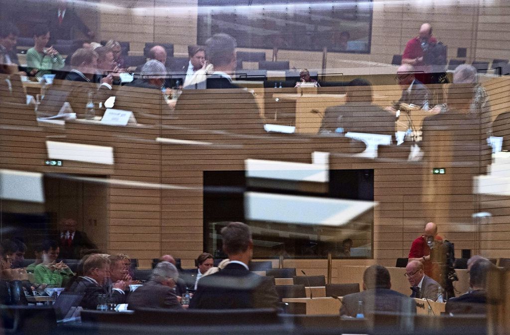 Der Untersuchungsausschuss zur rechtsextremen Terrorzelle NSU tagt im Landtag in Stuttgart. Foto: dpa