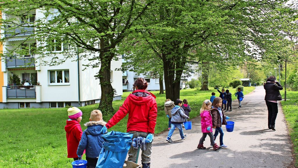 Let’s putz in Stuttgart-Dürrlewang: Kinder räumen den Stadtteil auf