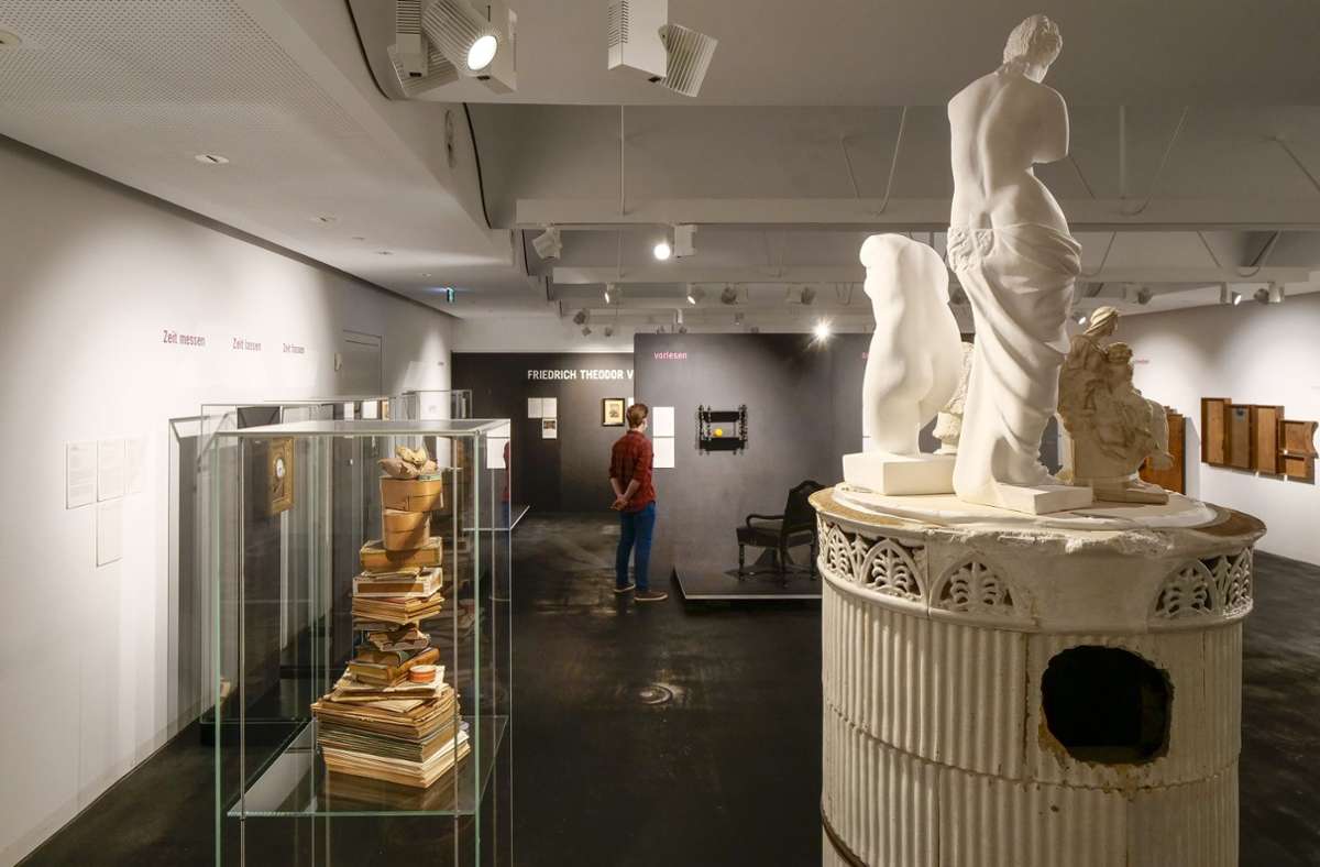 Ofen und Sammlung von Kopien antiker Skulpturen und einer Kopie einer Michelangelo-Madonna aus dem Besitz von Friedrich Theodor Vischer