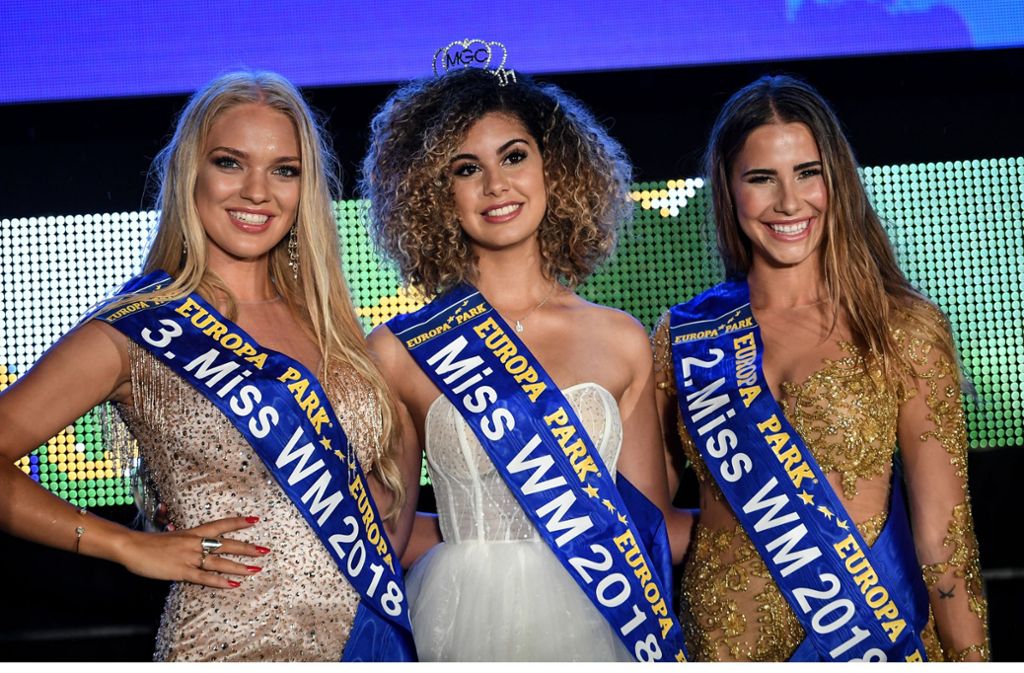 Amanda Petri, Zoe Brunet und Anahita Rehbein (v.l.) bei der Miss-Wahl in Rust. (23) aus Stuttgart kam bei der „Miss-WM“-Wahl auf den zweiten Platz.