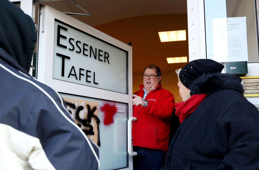 Essen Tafel Nimmt Auslander Wieder Als Neukunden Auf Politik
