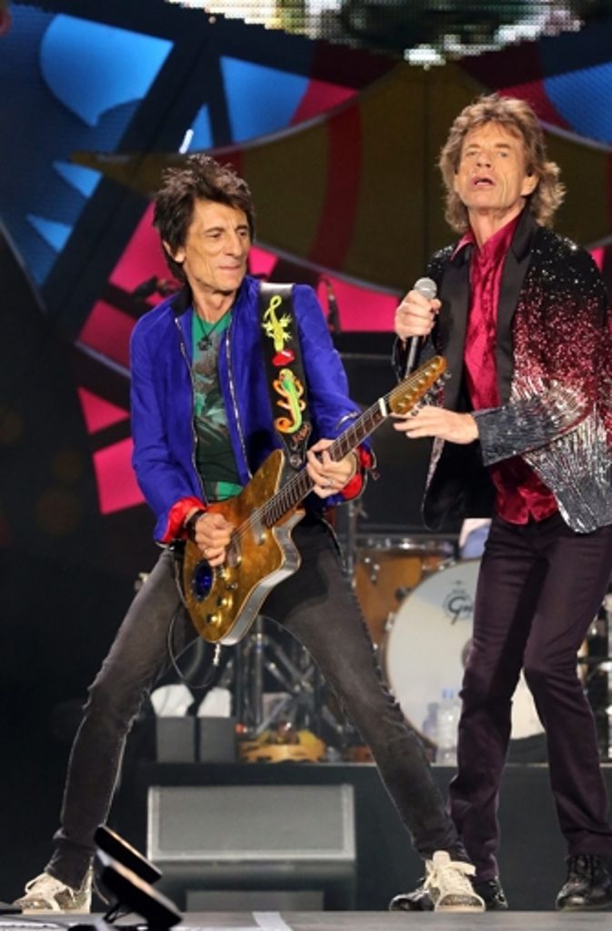 Mick Jagger (rechts) und Gitarrist Ronnie Wood rocken vor Zehntausenden in Havanna.